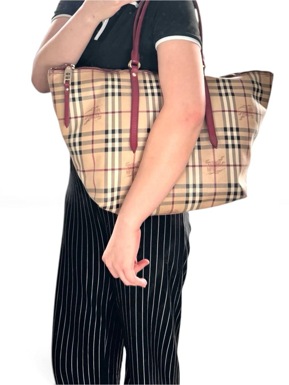 Burberry haymarket Check Tote with Burgundy Leather Handles - Picture 4 of 15